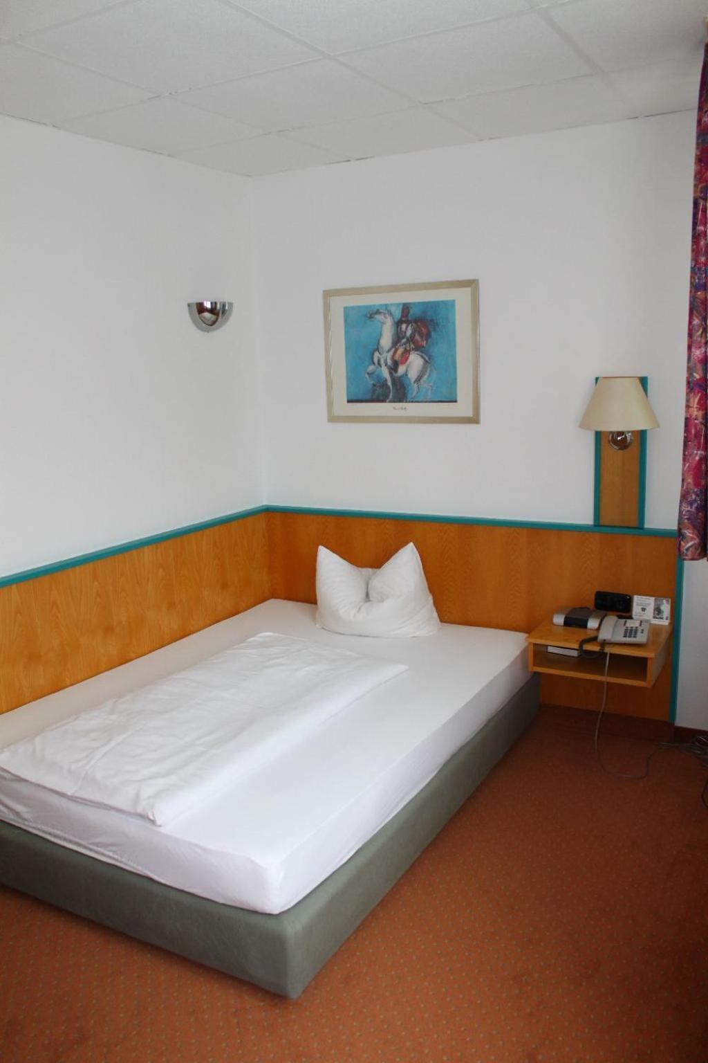 Hotel Alpha Nürnberg Zimmer foto
